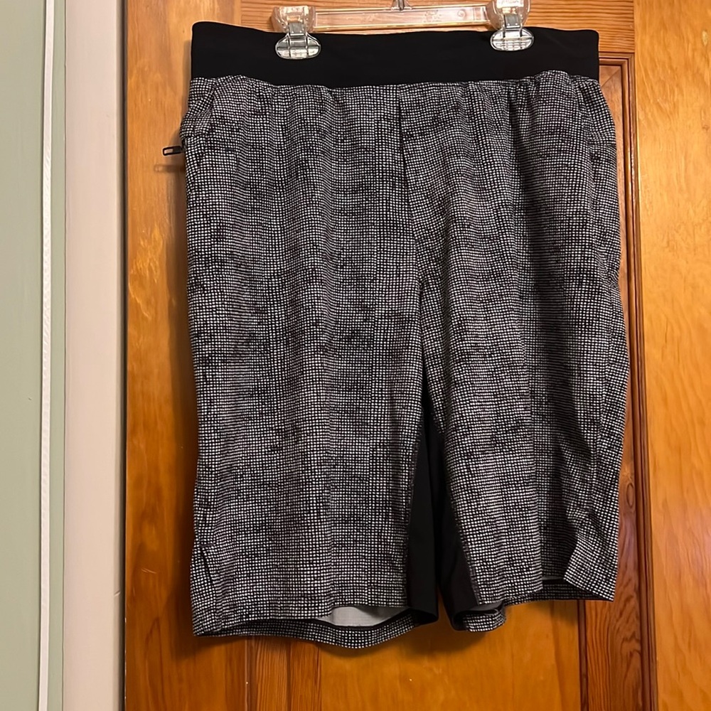 Lululemon T.H.E. Short 11" *Linerless - Picture 2 of 8